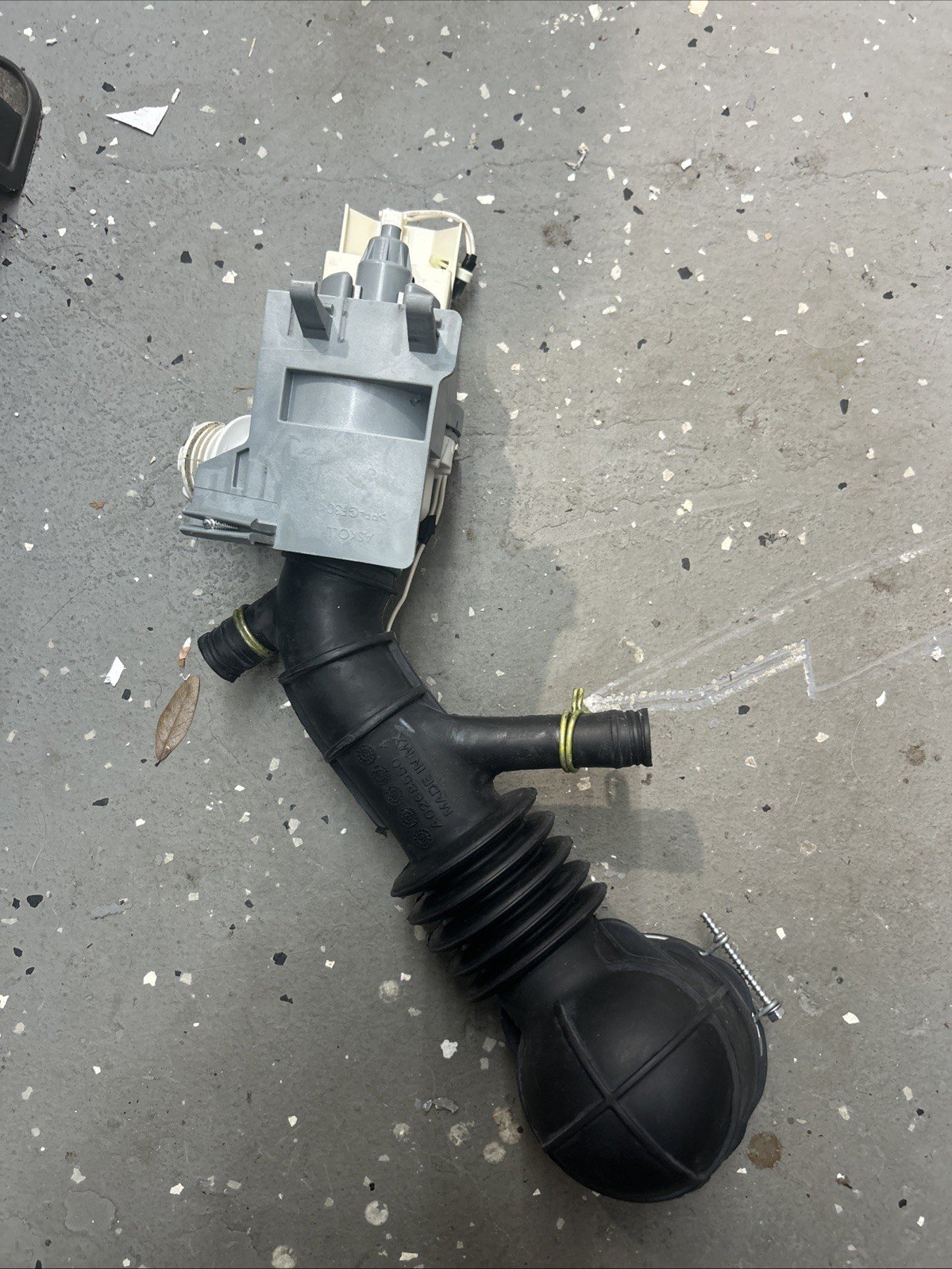 OEM Electrolux Washer Drain Pump 5304514775 5304505248 W Rubber Boot & Clamps