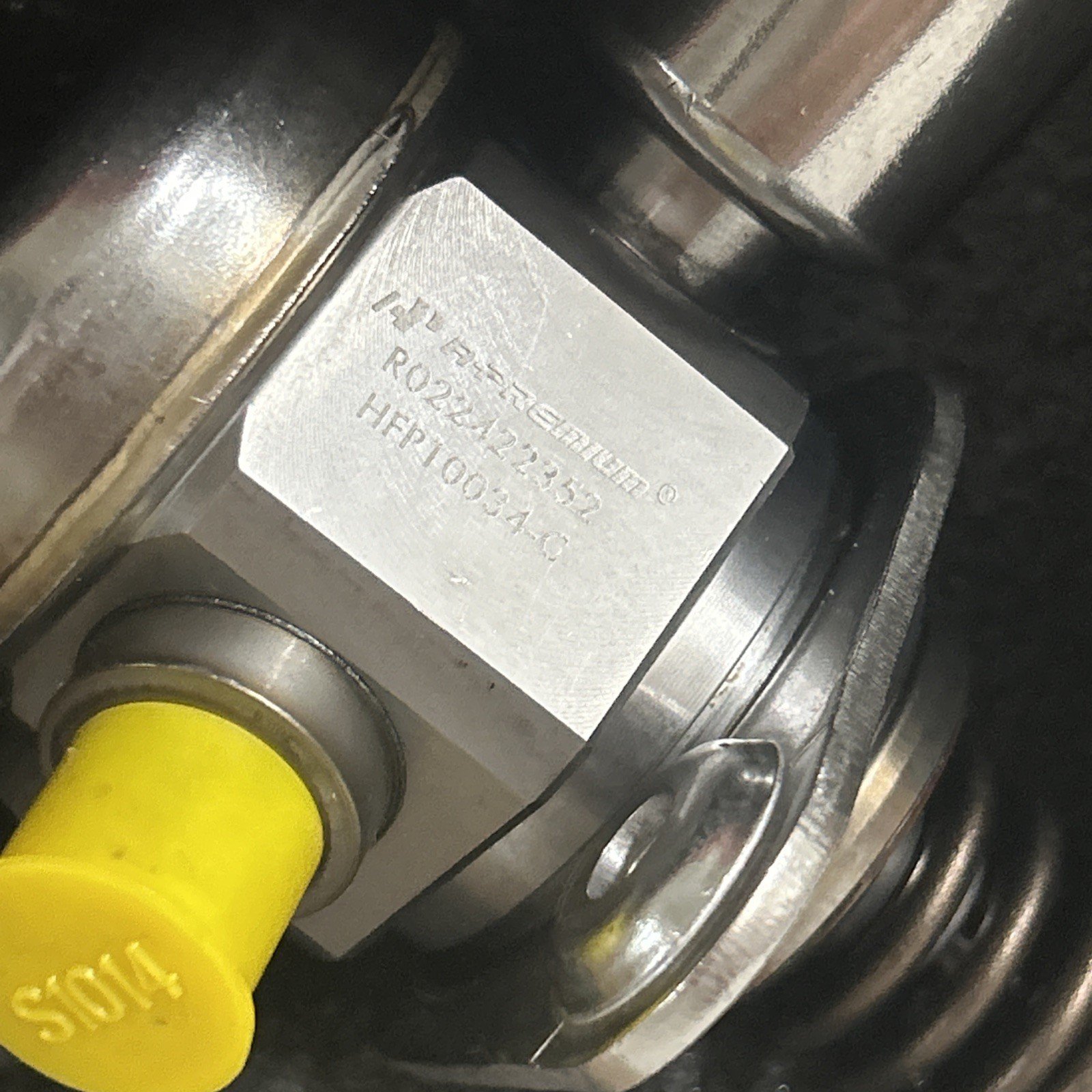High Pressure Fuel Pump For Land Rover Discovery Sport 2015-2017 & LR2 2013-2015 - Image 2