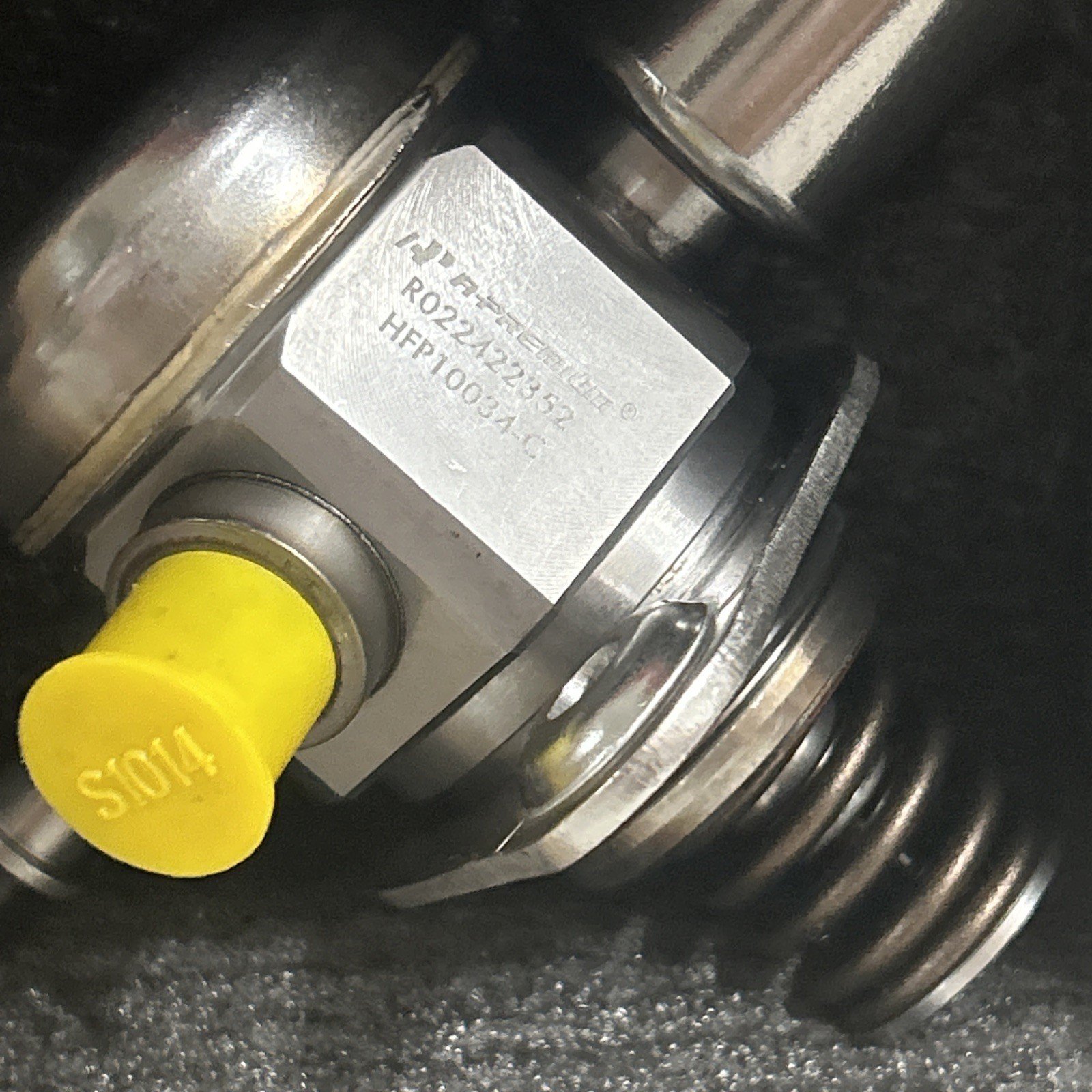 High Pressure Fuel Pump For Land Rover Discovery Sport 2015-2017 & LR2 2013-2015 - Image 3