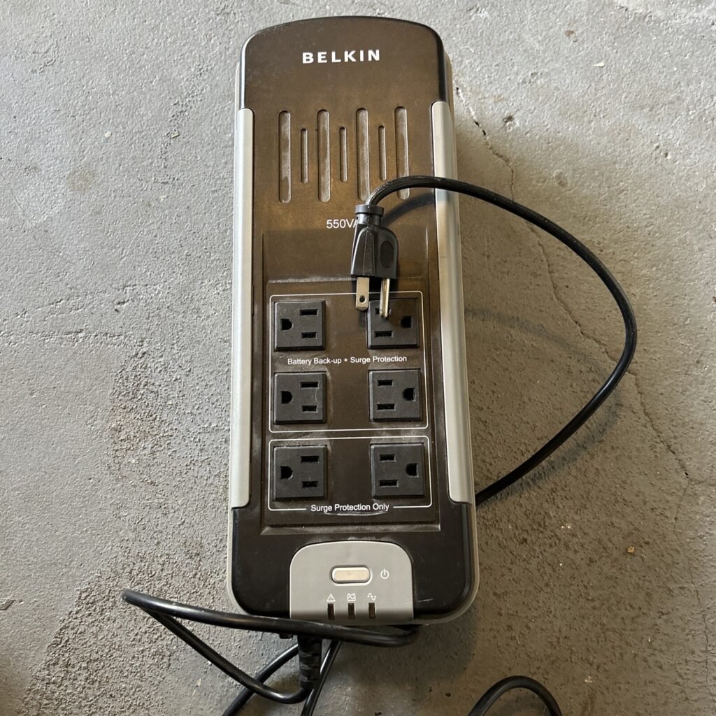 Belkin 550VA Backup & Surge Protector No Battery Included Needs One V Good Cond