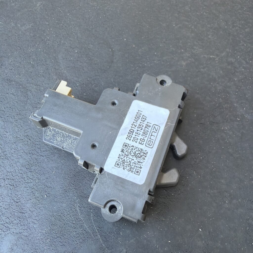 GENUINE USED GE Dishwasher Door Latch GDF650SGJ4WW AND MANY MODELS 265D1214G001