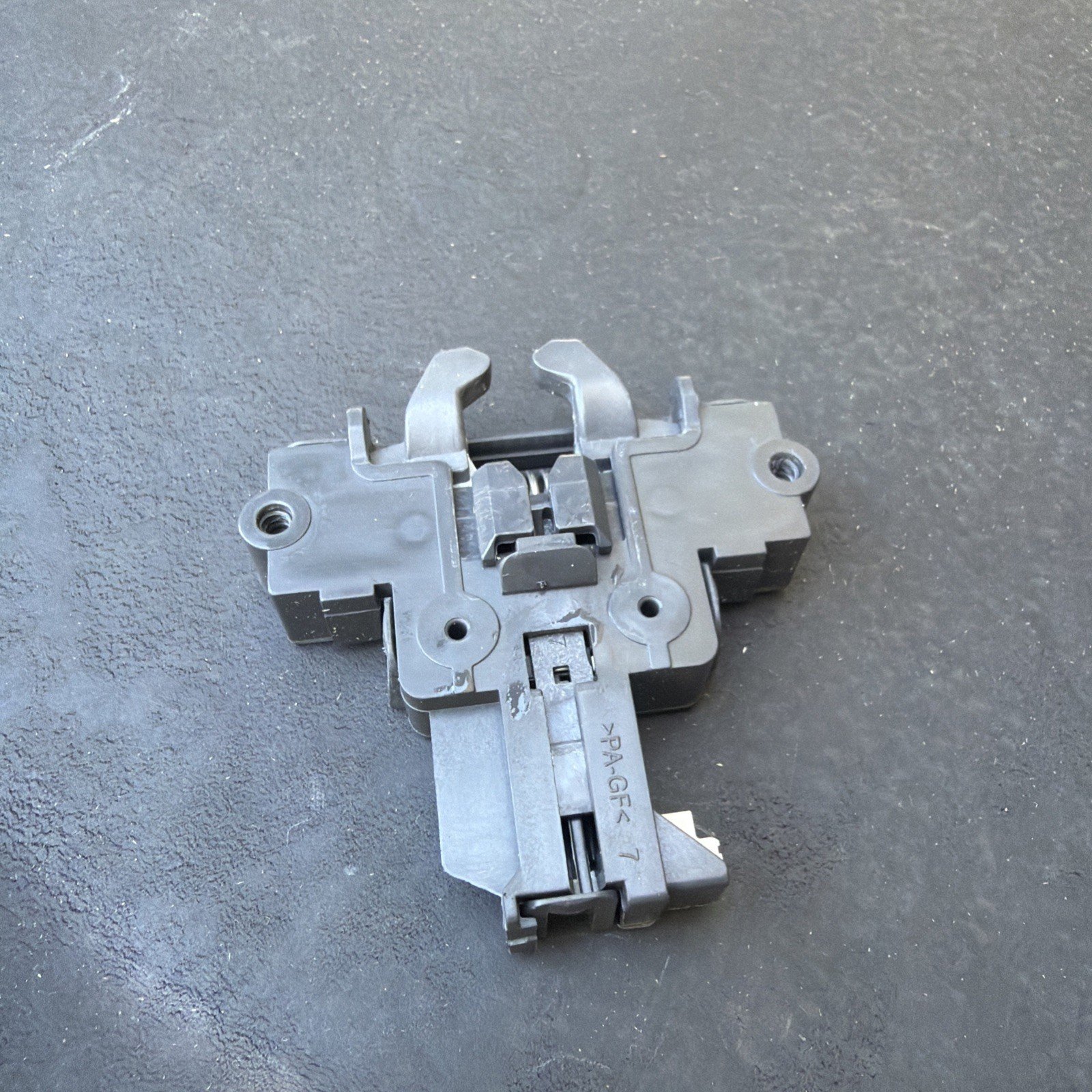 GENUINE USED GE Dishwasher Door Latch GDF650SGJ4WW AND MANY MODELS 265D1214G001 - Image 2