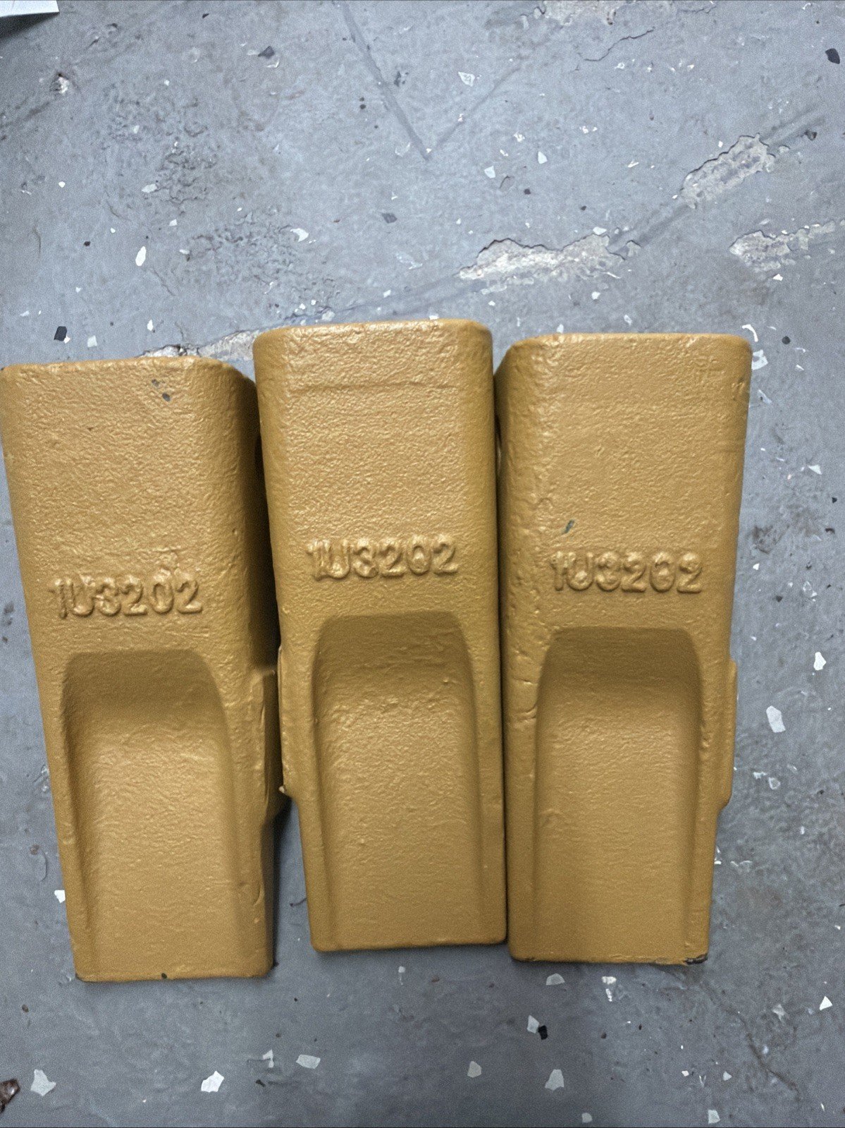 1U3202 1U-3202 J200 Fits Caterpillar Style Rock Bucket NL Teeth Digging No Pins - Image 2