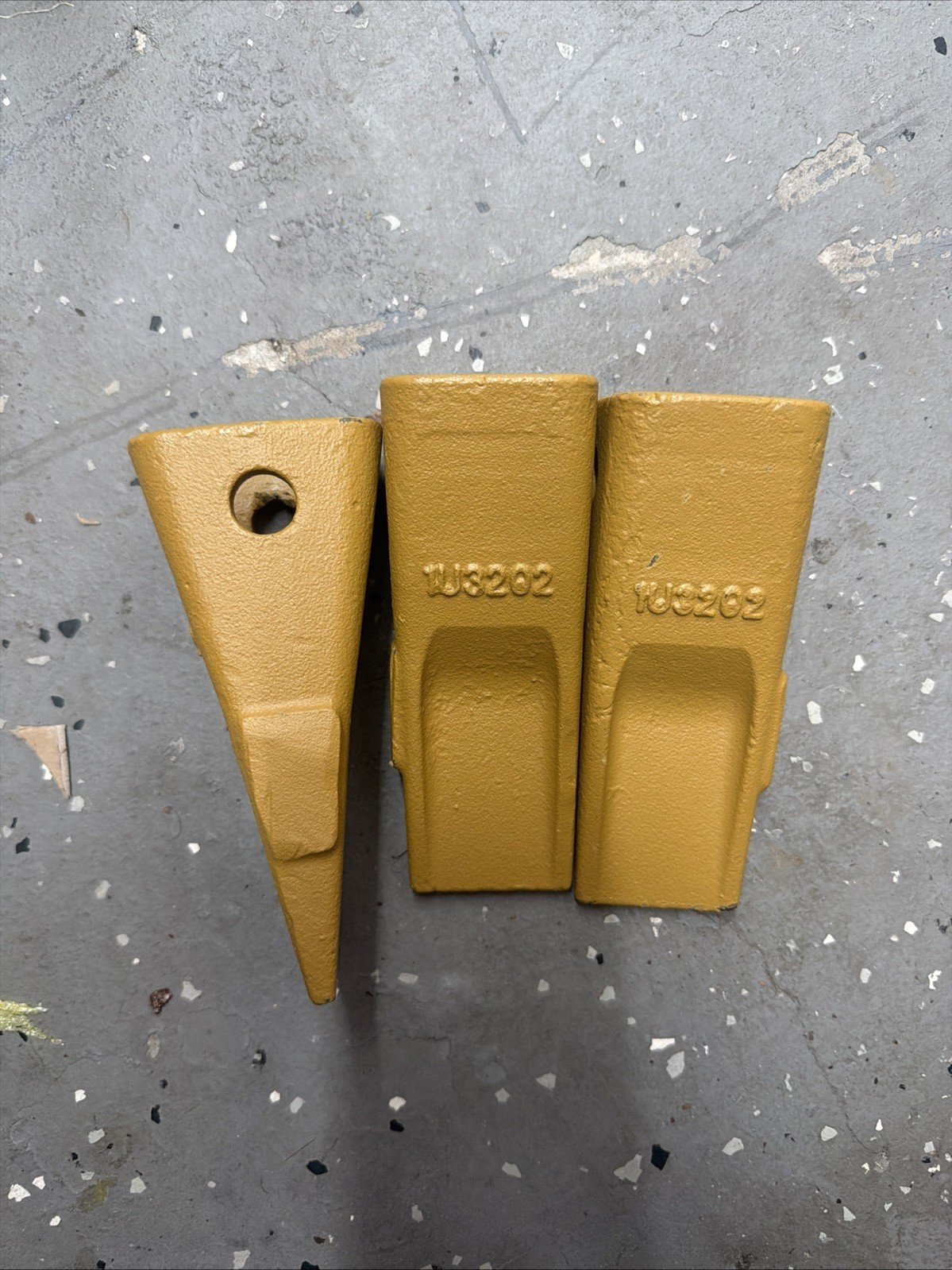 1U3202 1U-3202 J200 Fits Caterpillar Style Rock Bucket NL Teeth Digging No Pins - Image 4