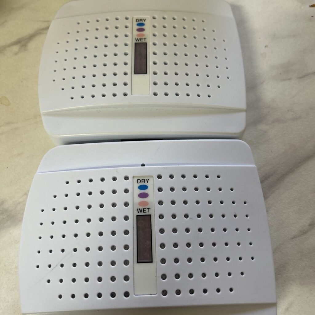 2 Piece Bathroom Mini-Dehumidifier Silica Beads Odorless Rechargeable No Plug
