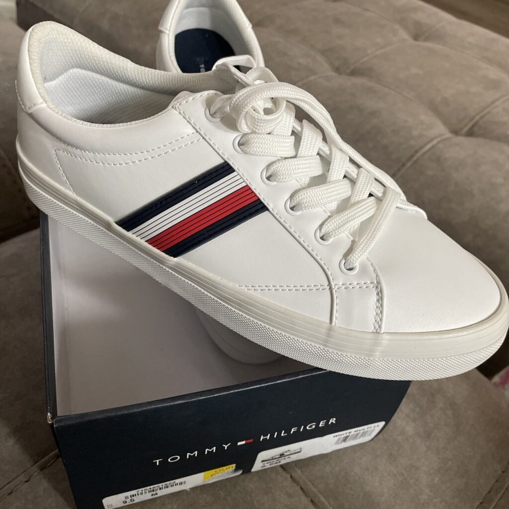 AUTHENTIC Tommy Hilfiger unisex Light Sneaker 9.5 women  WHITE TWFRIZA SZ 8 men