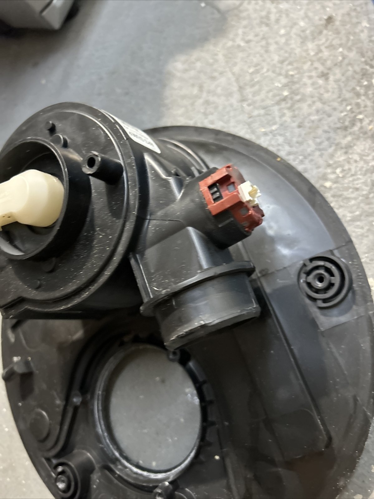 gdt695ssj2ss Manifold Motor Pump Base Assembly GE Dishwasher General Electric - Image 2