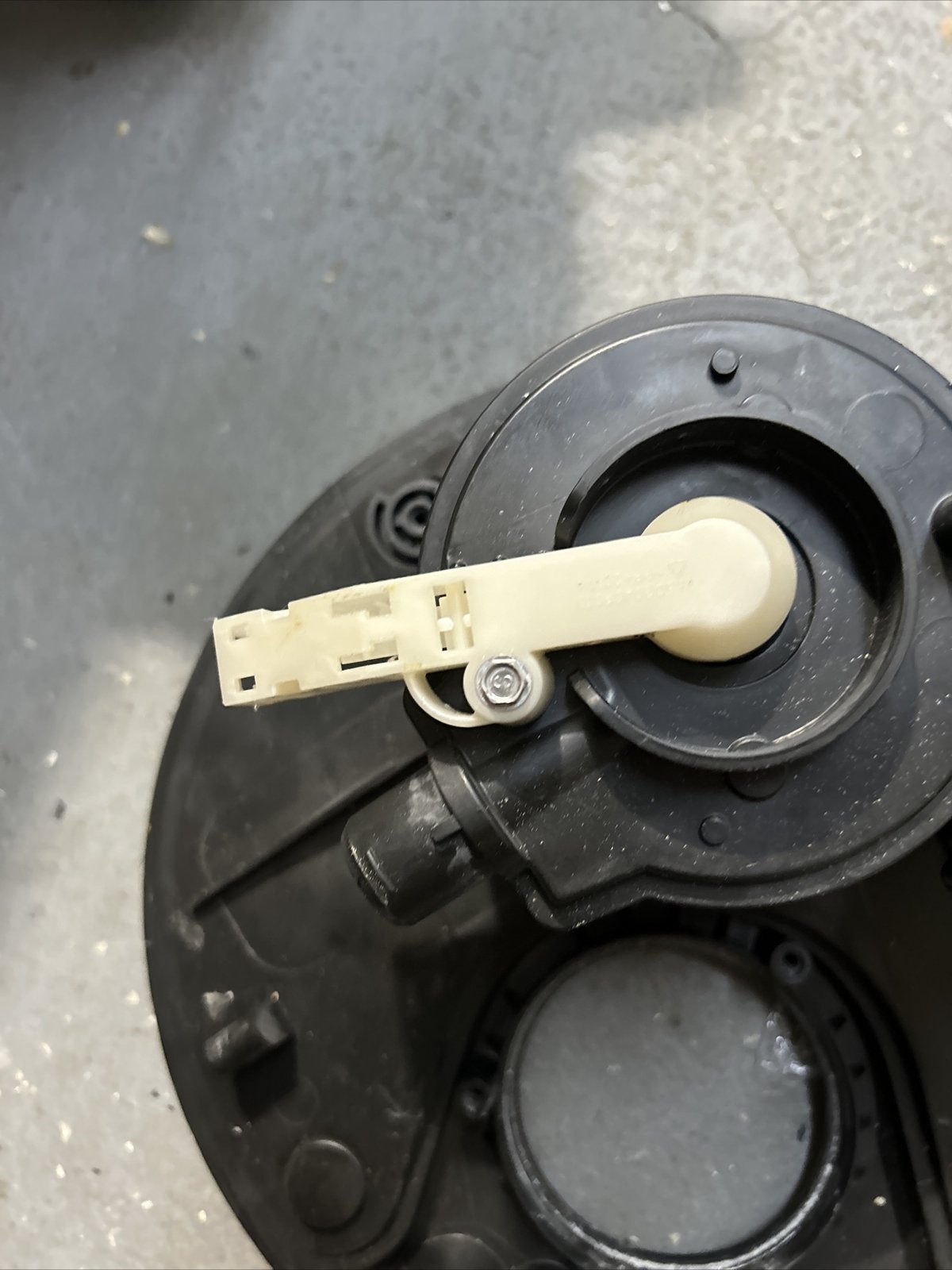 gdt695ssj2ss Manifold Motor Pump Base Assembly GE Dishwasher General Electric - Image 3